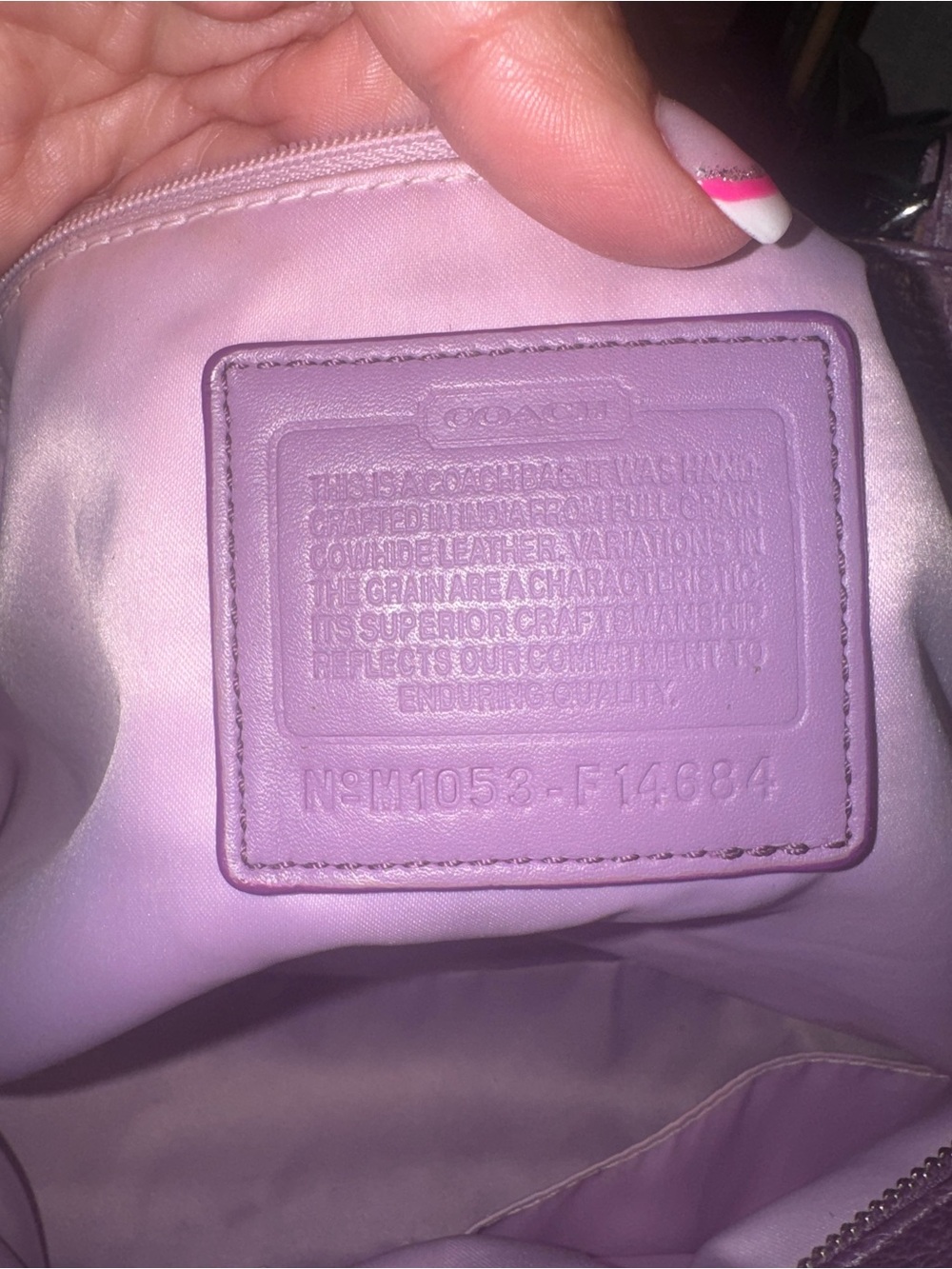 EUC Coach Pebbled Leather Large Shoulder Bag in Pretty Lilac w/ Zippered Closure - Picture 14 of 17
